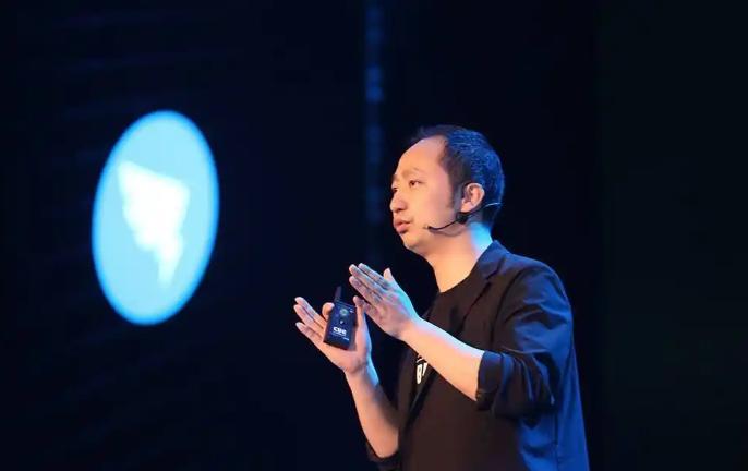 9月9日，近日有消息称，钉钉创始人无招（陈航）已重新回归阿里，组织关系纳入千问办