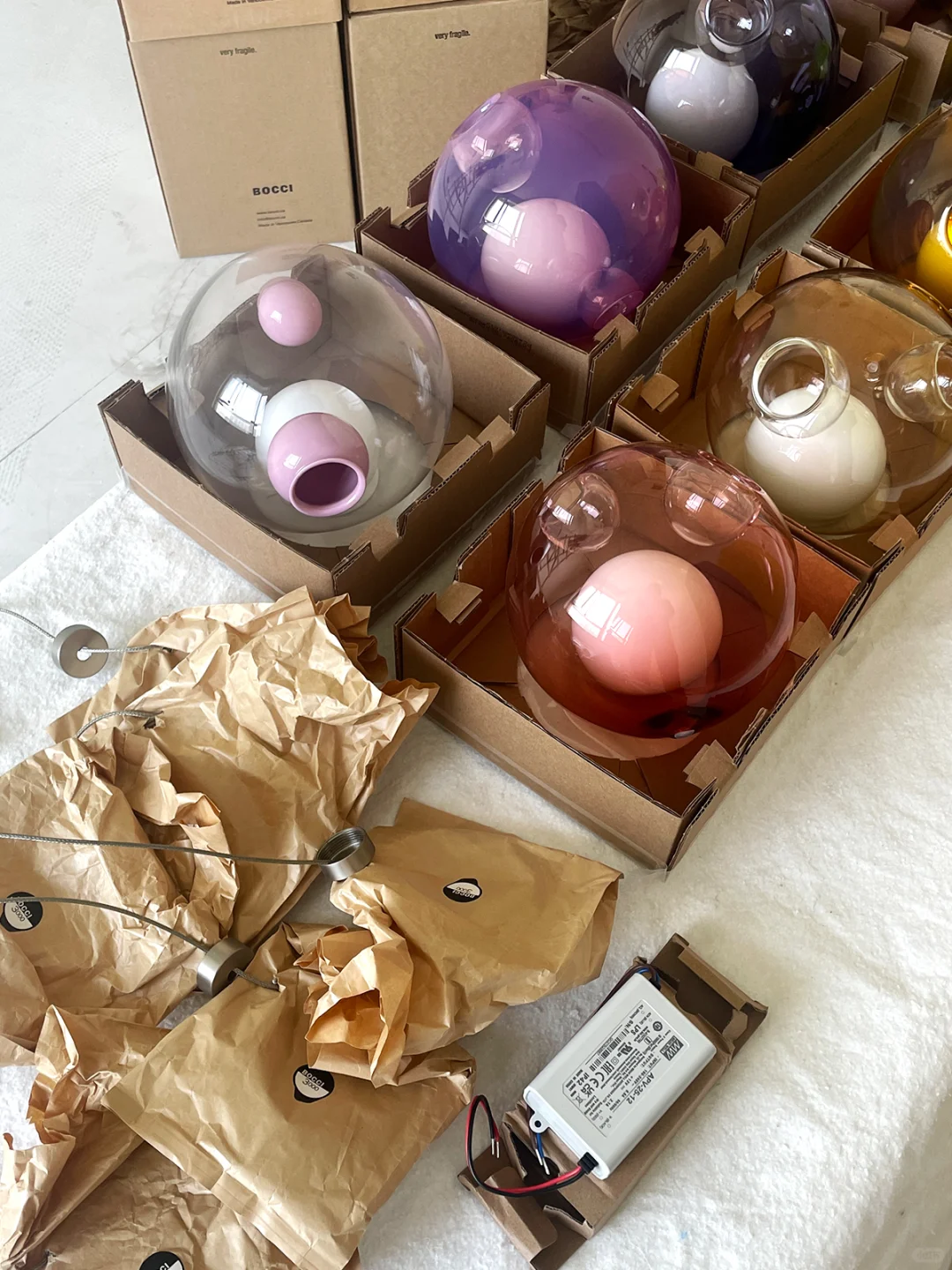 儿童房的灯终于装好了  仿佛打开了新世界