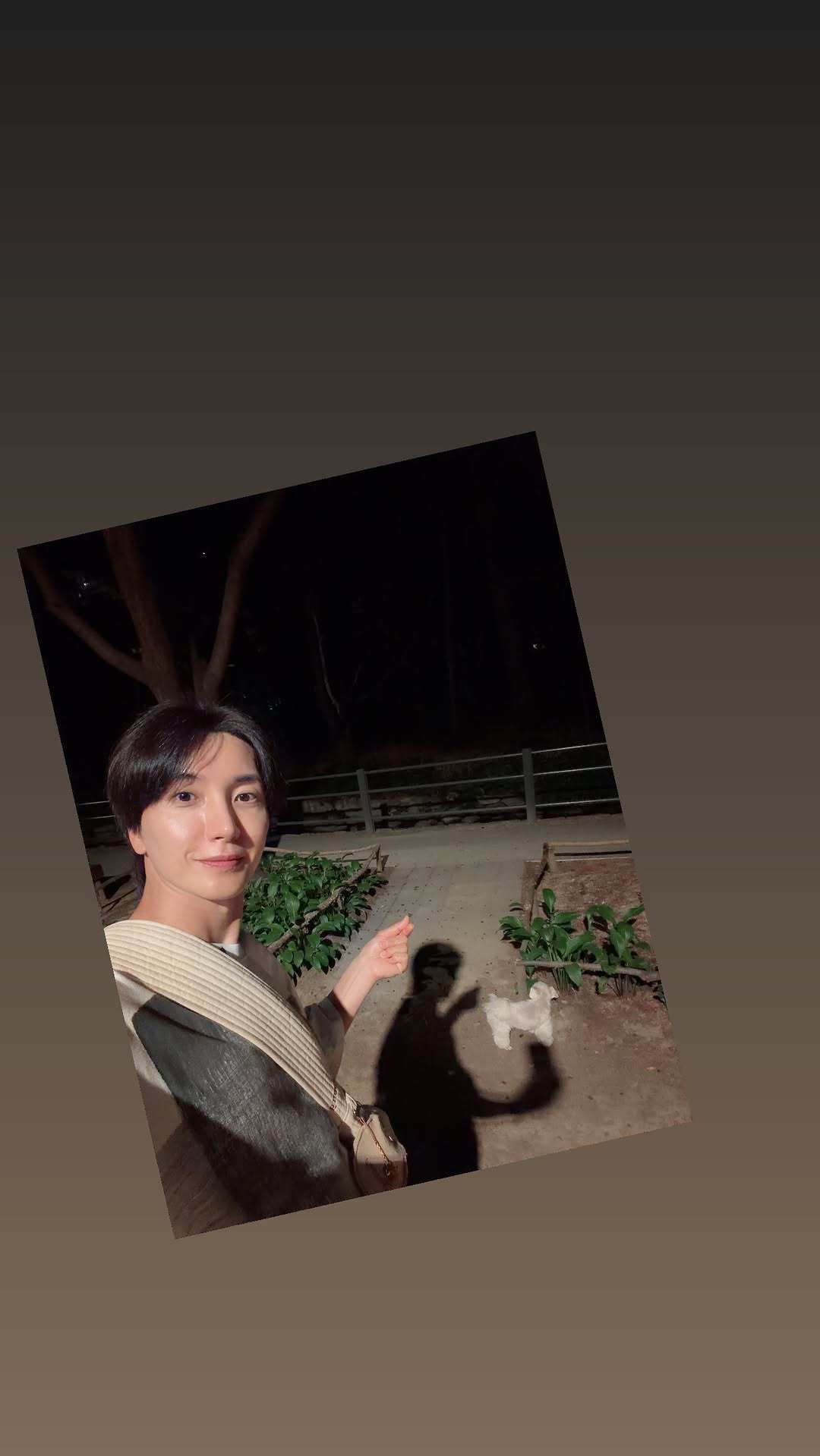 “CB百蓝_。260614利特 ins story更新： 