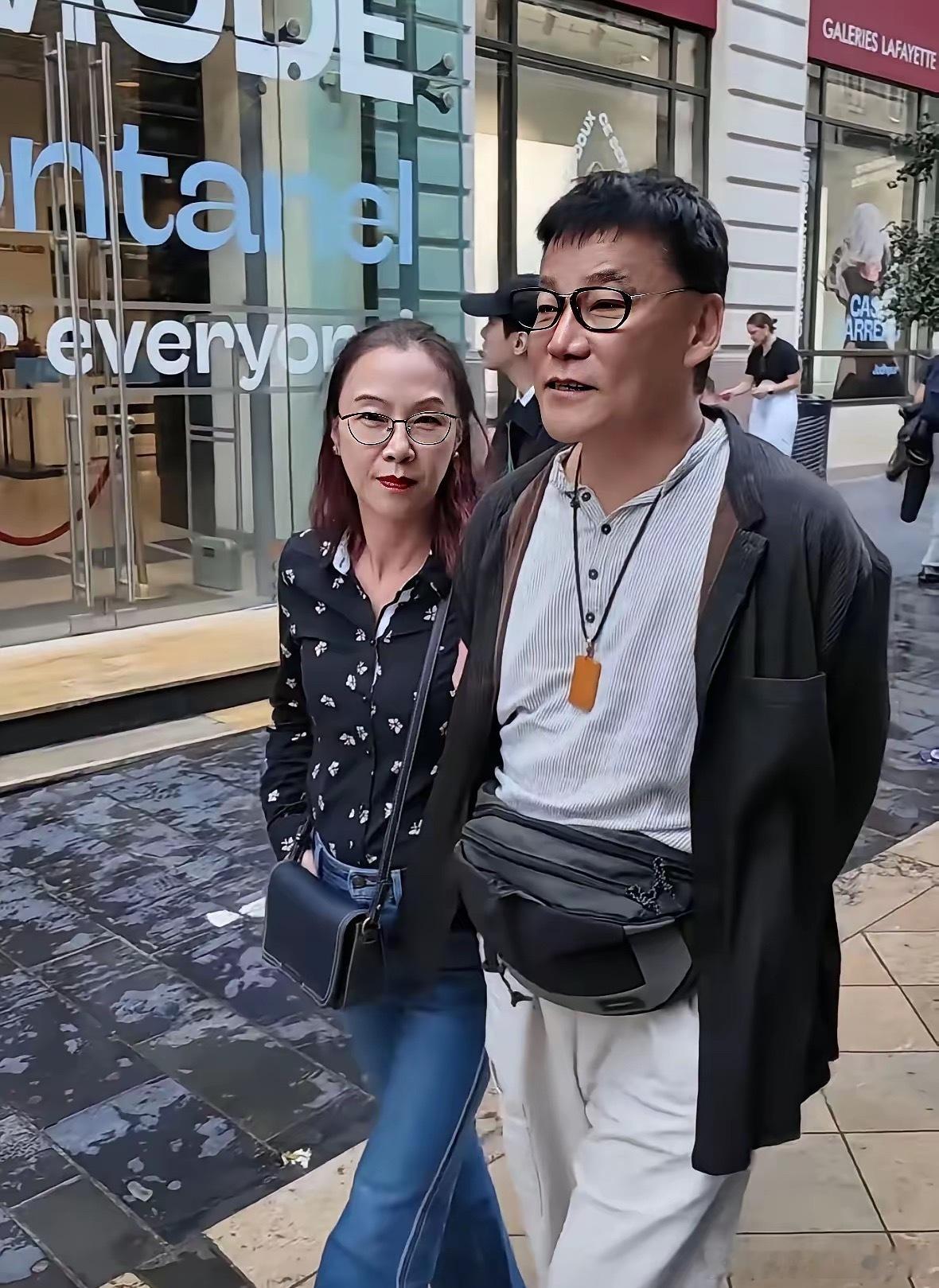 这一对黄昏恋挺有夫妻相的！ ​​​