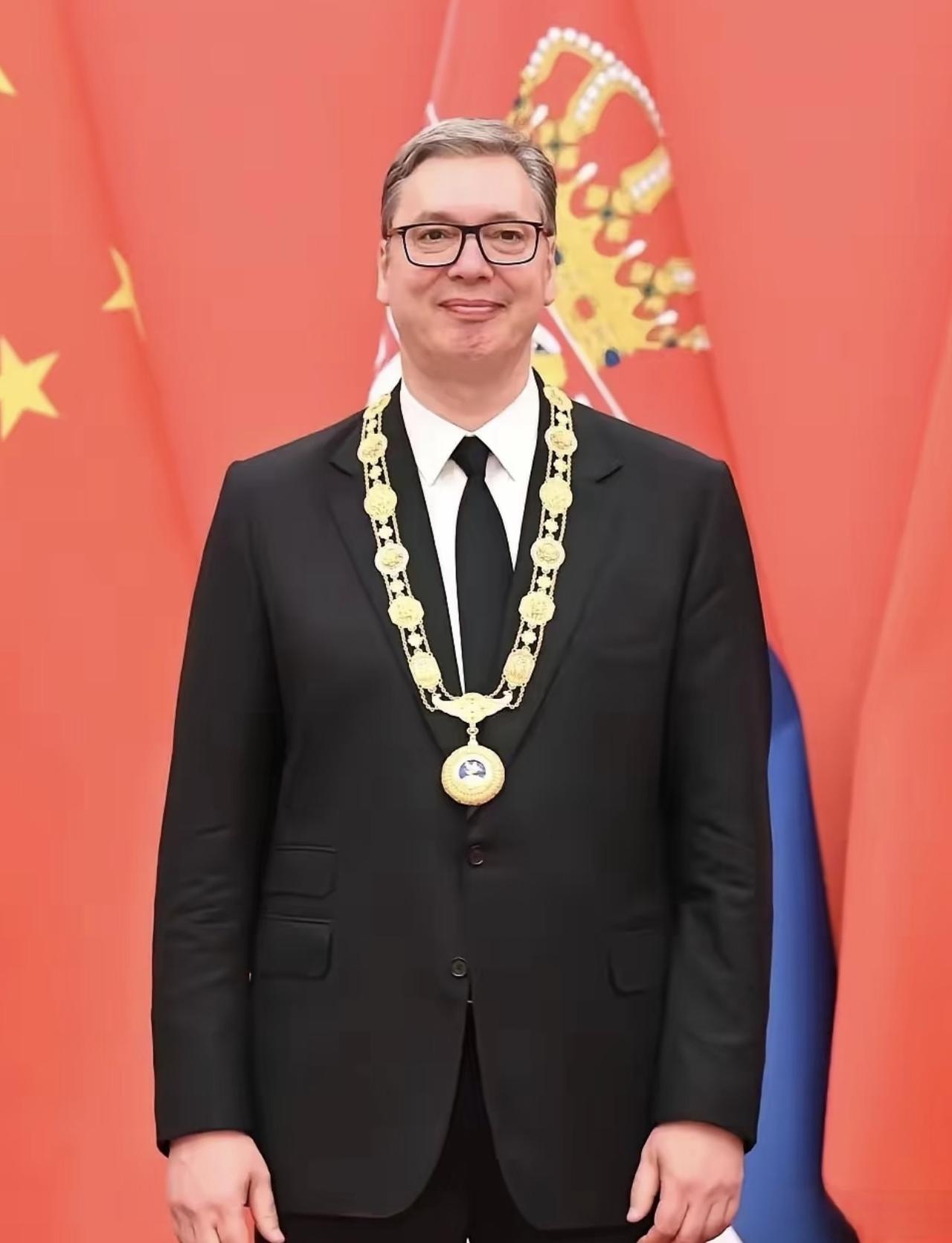 武契奇说获得“友谊勋章”的时候，我的父母当晚就打电话给我了，我们都哭了，我的父母