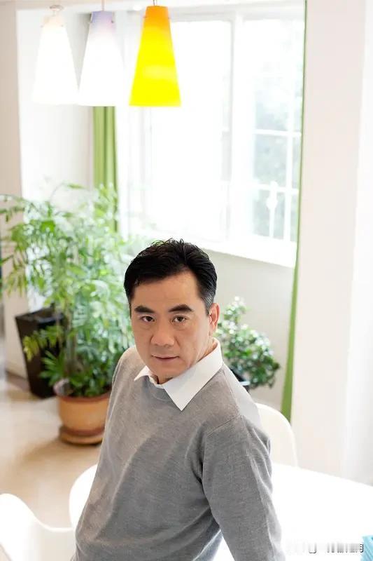 看完电视之前
特别讨厌祁同伟
看完电视剧更多的是敬佩
侯亮平看着公平公正
但是让