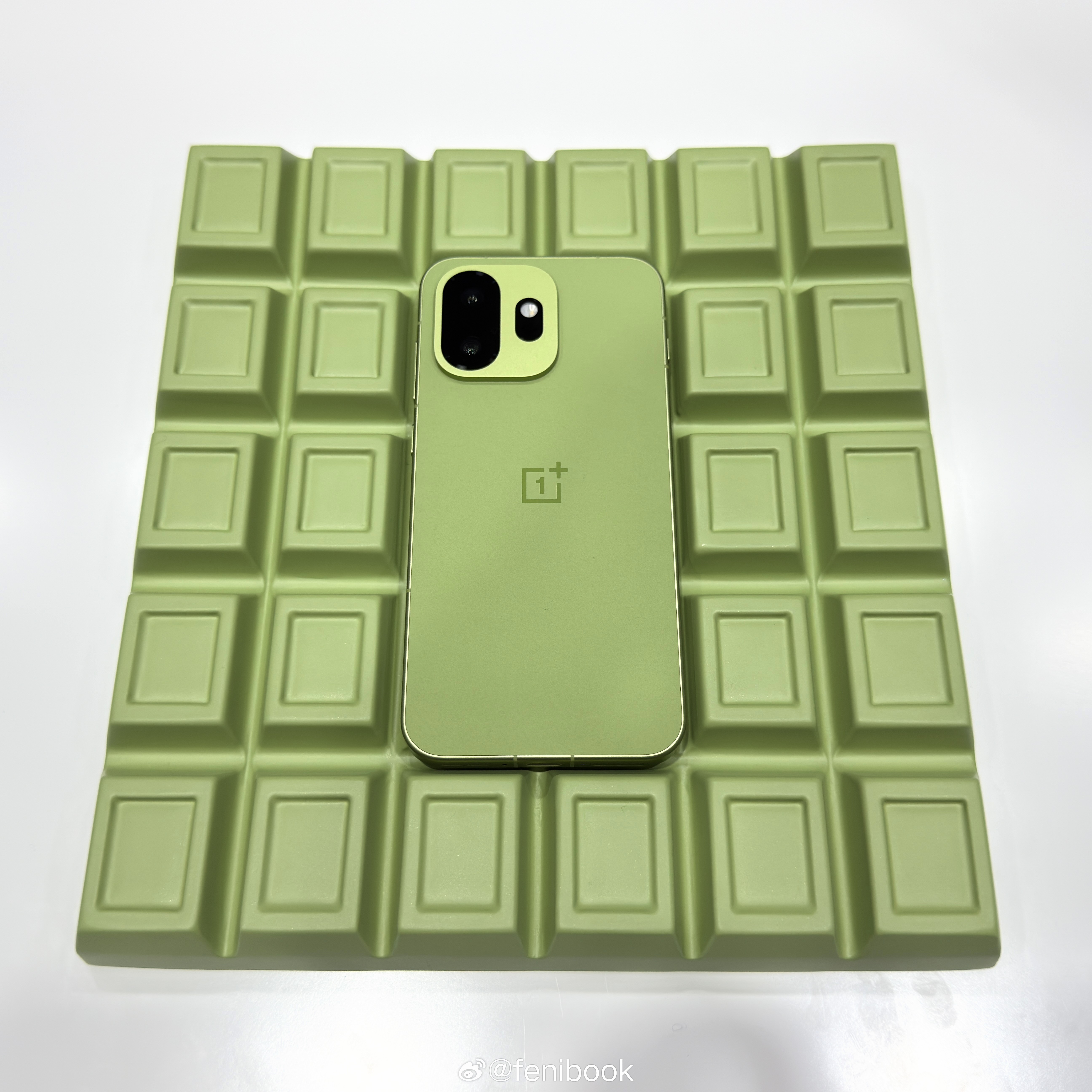 你喜欢哪个口味的巧克力？抹茶？白巧？可可？冷知识：三个颜色的真机质感完全不同，白