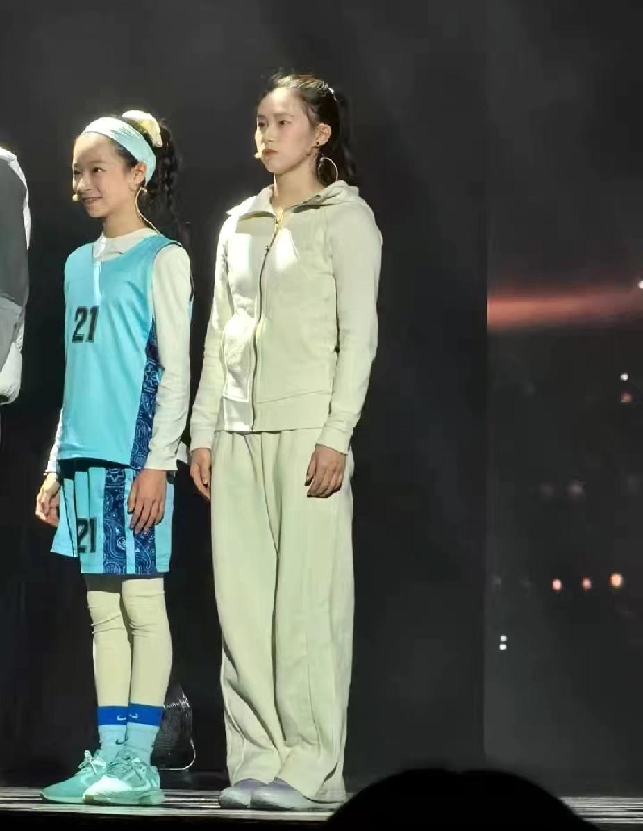 陈芋汐出息了！乐乐这波又美又飒🥰
 
咱们跳水公主陈芋汐太给上海体育长脸啦！受