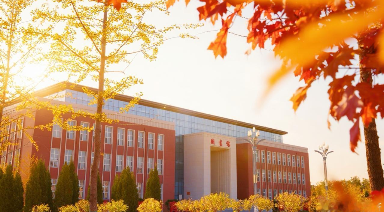 辽宁理工学院：校园秋景 每一角都是青春的诗与远方 ​​​