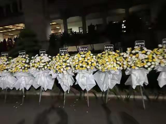 对外经济贸易大学发布讣告，著名音乐家刘欢于9月25日在上海病逝，享年63岁。按照