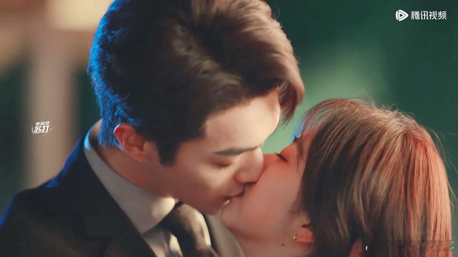 #吻了多少次才能认出口红色号#看到他们亲吻的时候，我浑身都感觉苏了，这吻戏也太欲