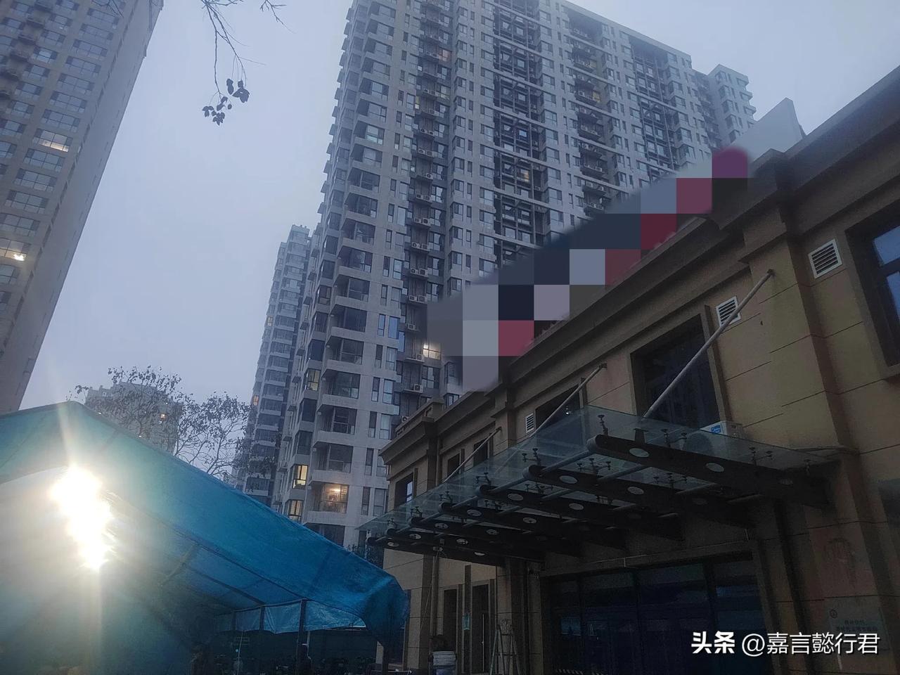 二舅没了，就在这个中午。我急急往医院赶，想见他最后一面，却终归晚了一步。12：2