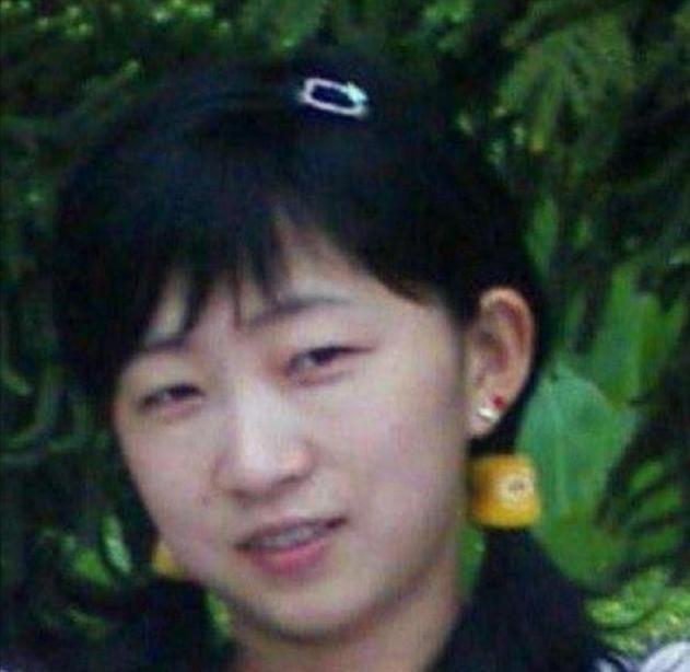 1968年，台湾美女服务员意外被中非暴君相中，很快就远嫁非洲，过上了奢靡的生活。