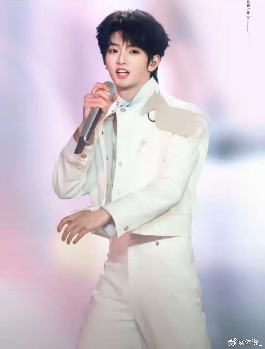 穆祉丞一顿饭就能骗走既视感 专注干饭毫无偶像包袱，穆祉丞这副模样，一顿饭就能直接