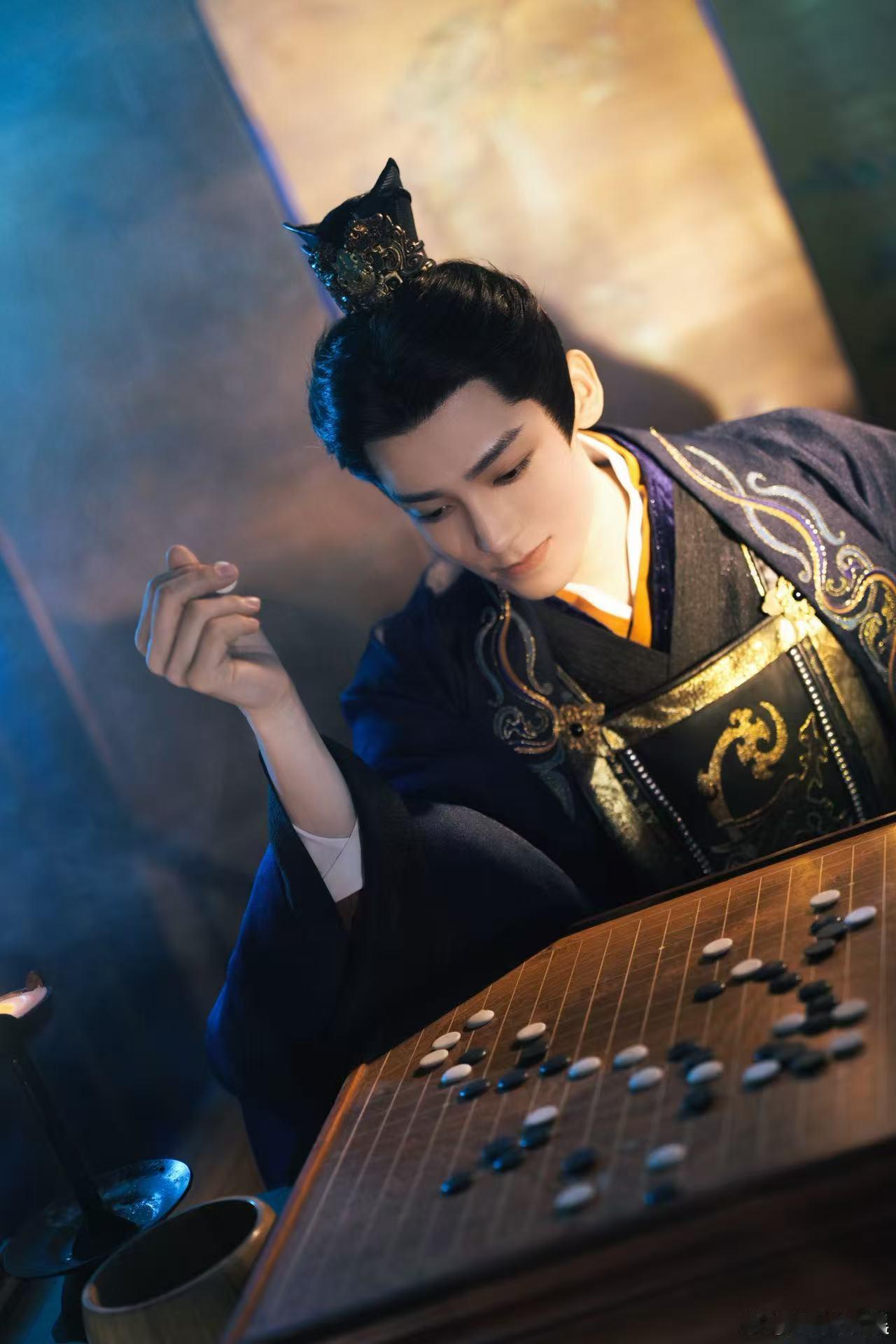 萧无衣与妻书看哭了 萧无衣身陷重重危机写下与妻书，寥寥字句藏着难以言说的不舍。一