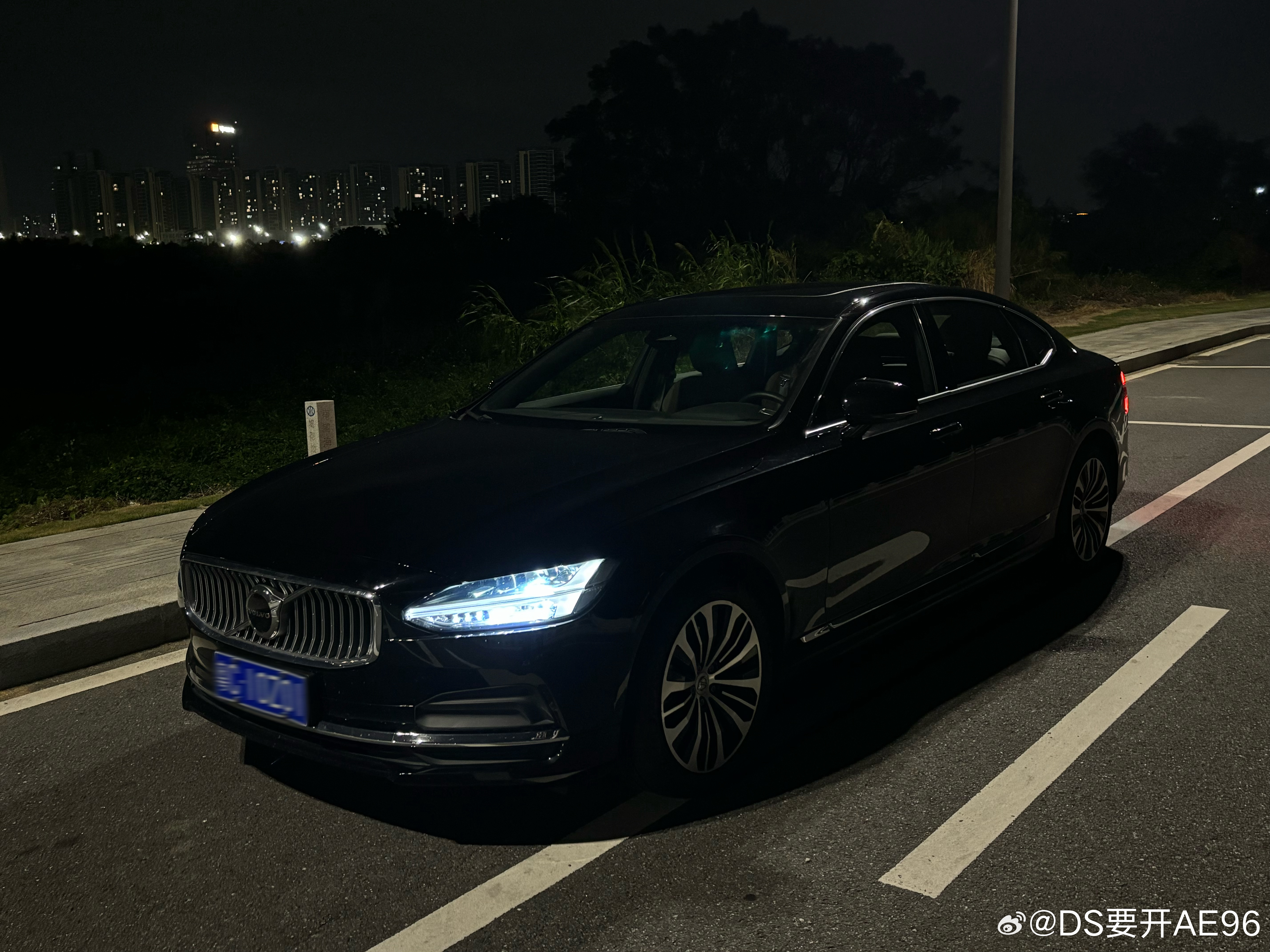 今天友车试的主角是——Volvo S90