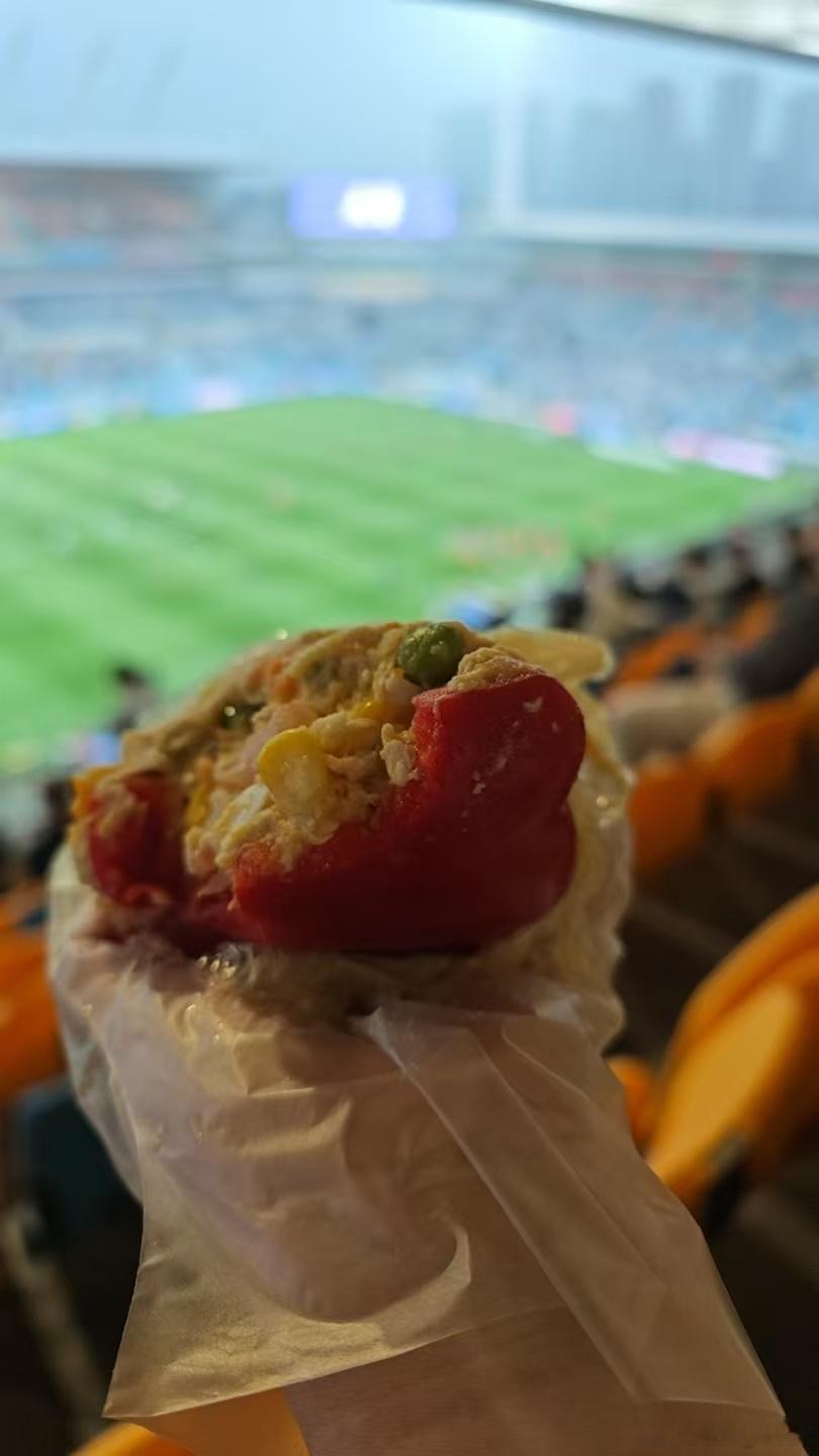 这个东西叫彩椒碗，真的很好吃，跟彩椒碗一样好吃！