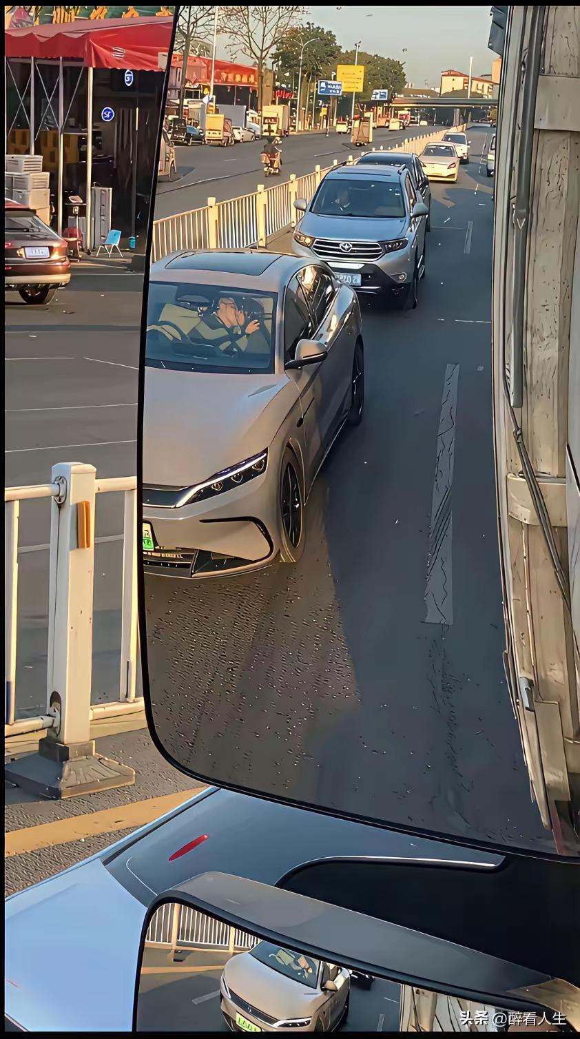 记住，骂战？没有赢家。[玫瑰][玫瑰][玫瑰][玫瑰][玫瑰][玫瑰]