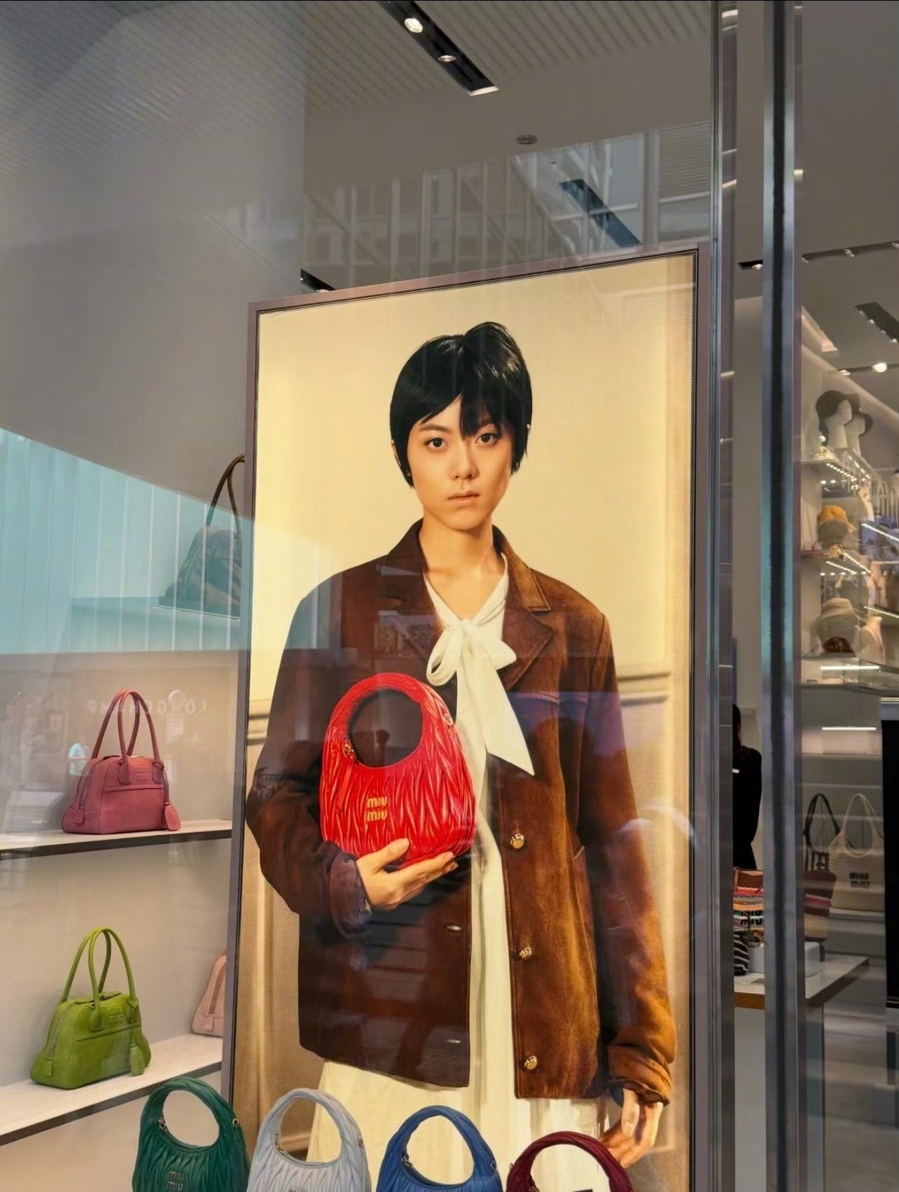 赵今麦miumiu新地广，这？ 