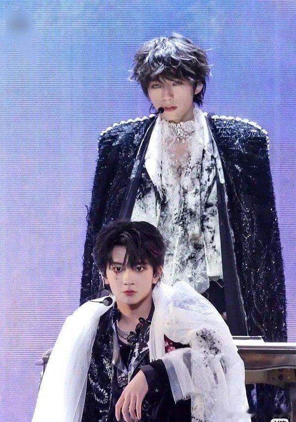 我去 目前内娱最火cp 穆祉丞王橹杰神图来了 好好磕橹穆双人舞台