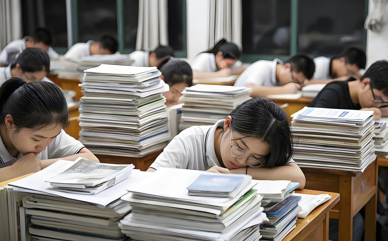 当代大学生就业难？不熬鸡汤，实用解决办法来了✅
现在大学生就业真的太难了，毕业即