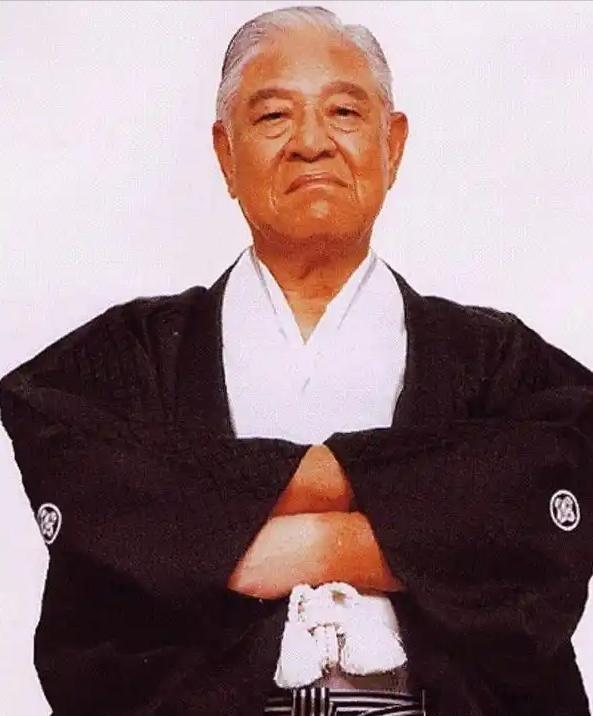 最大的“台独”分子，再也藏不住尾巴，终于露出来了肮脏的脑袋！原来，最大的“台独”