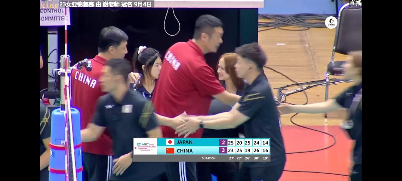 2023女排亚锦赛复赛焦点战，中国女排3:2逆转日本女排艰难取胜！五局比分:（2