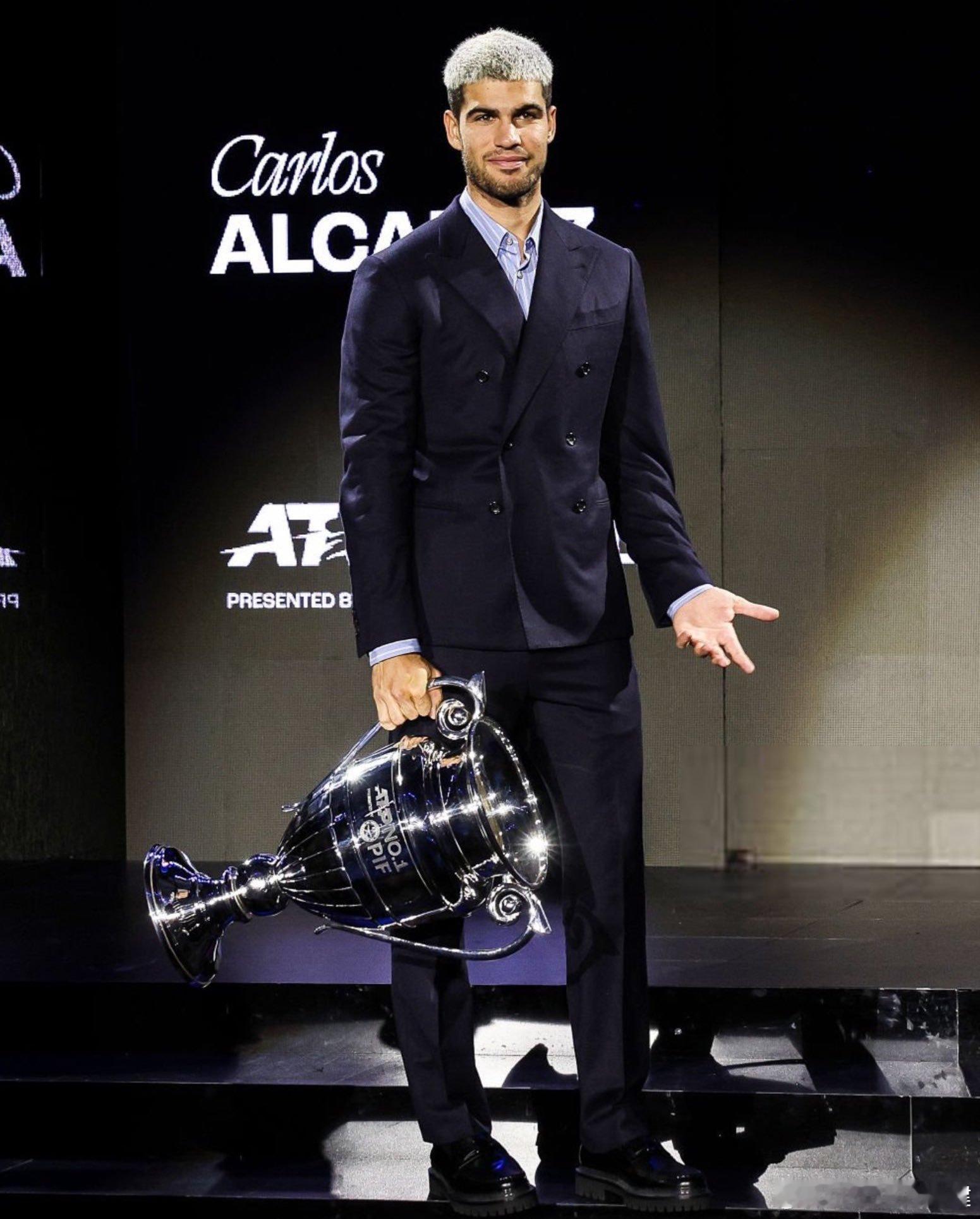 阿尔卡拉斯对年终TOP10的今年H2H全都不落下风：4-2辛纳1-0兹维列夫1-