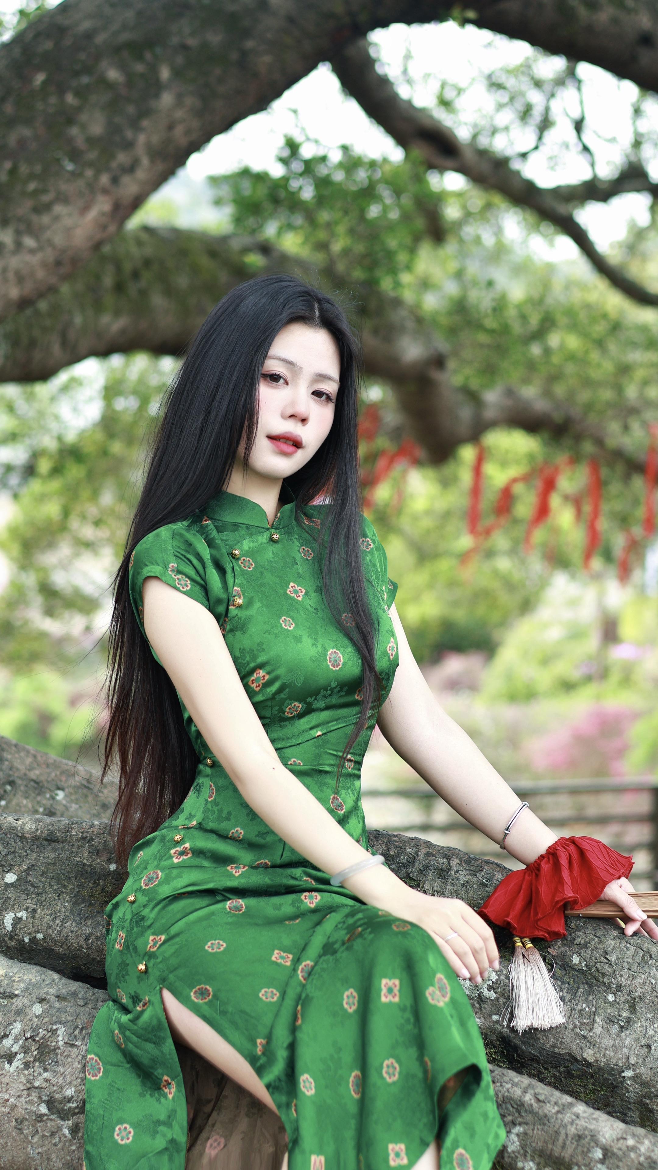 墨已入水 渡一池青花。