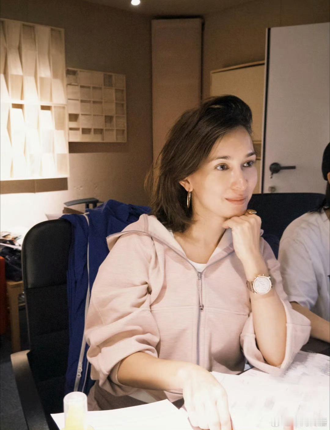 妈妈们的互联网嘴替来了卢靖姗简直是妈妈们的互联网嘴替 谢谢卢靖姗替妈妈们发声！谁