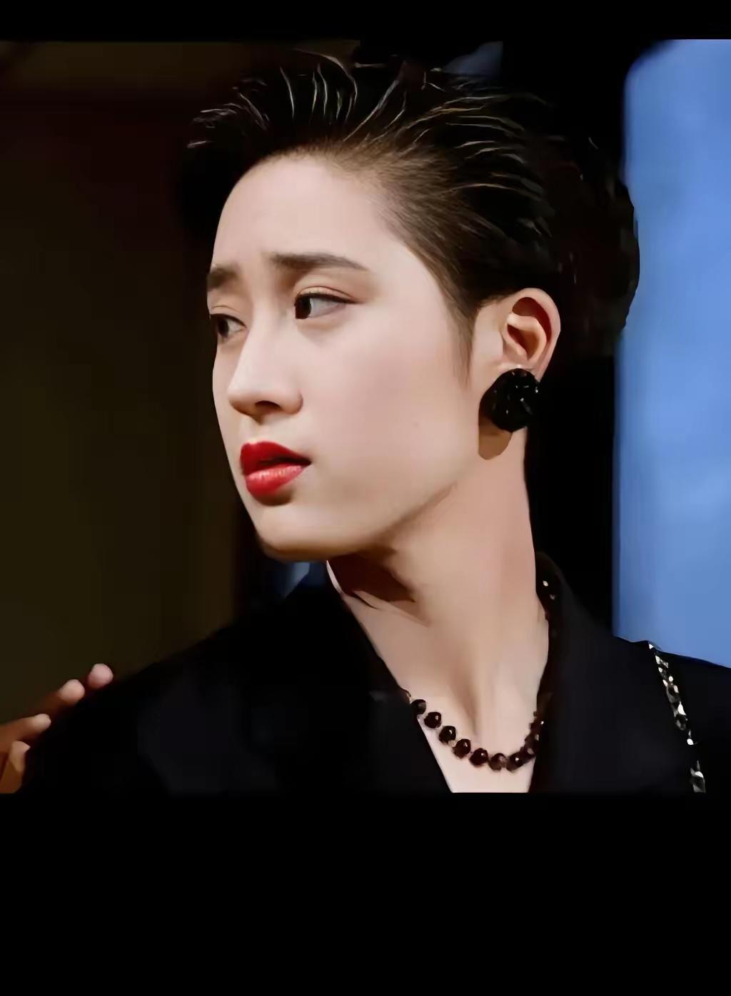 2008年，陈法蓉把富商男友朱明带回家见父母，朱明拍着胸脯：“我身家10亿，一定