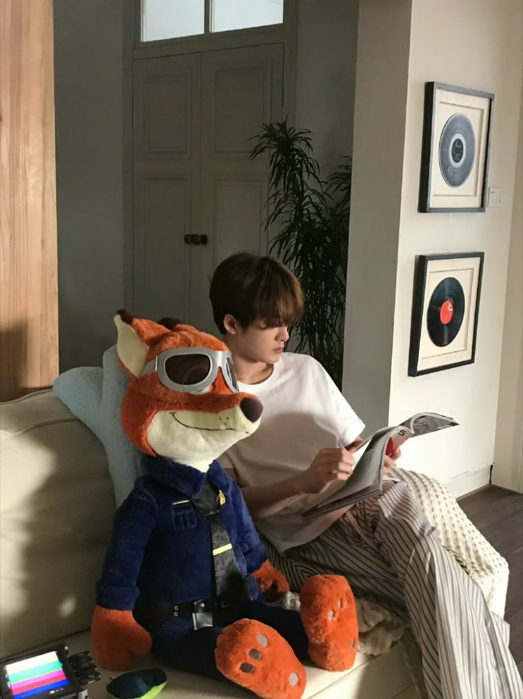 檀健次纯艺术型人格啊啊啊啊第三张音乐专辑终于来啦，不敢想有多好听单曲循环中~ 