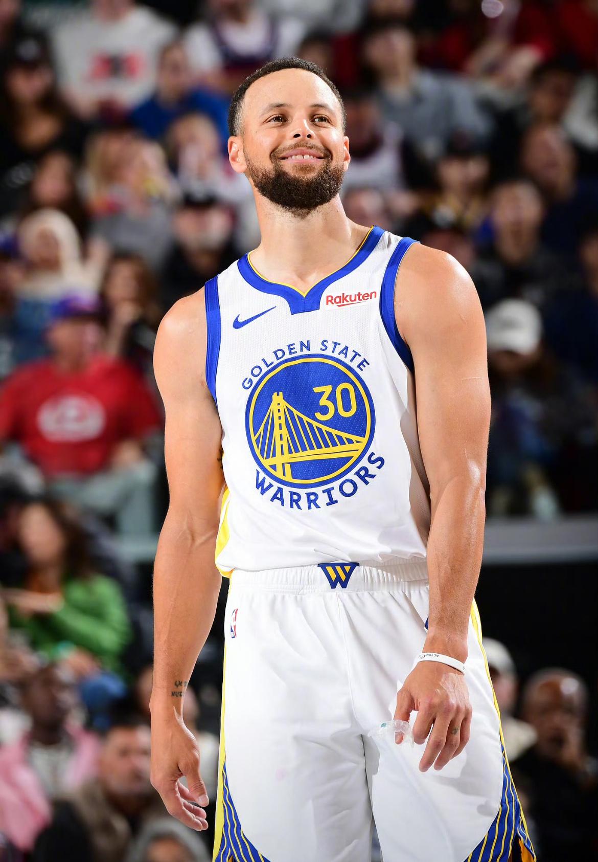 带伤血战拼下生死战！勇士126-121险胜快船，绝境防守守住最后希望NBA西部附