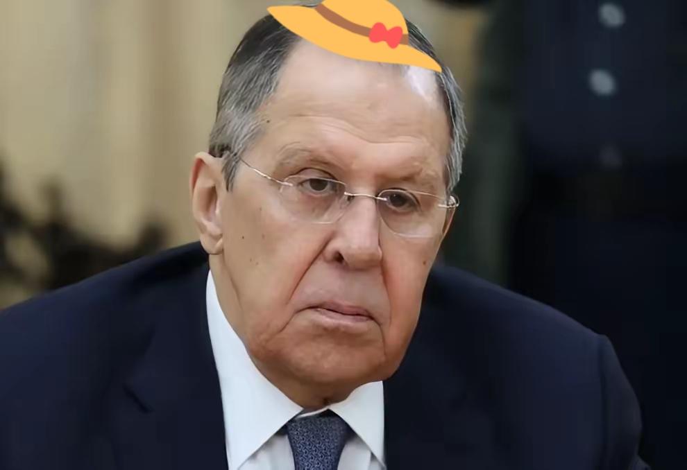 话音刚落，西方集体破防了。俄罗斯外长拉夫罗夫直接交了底：“谁敢侵犯中国领土，俄罗