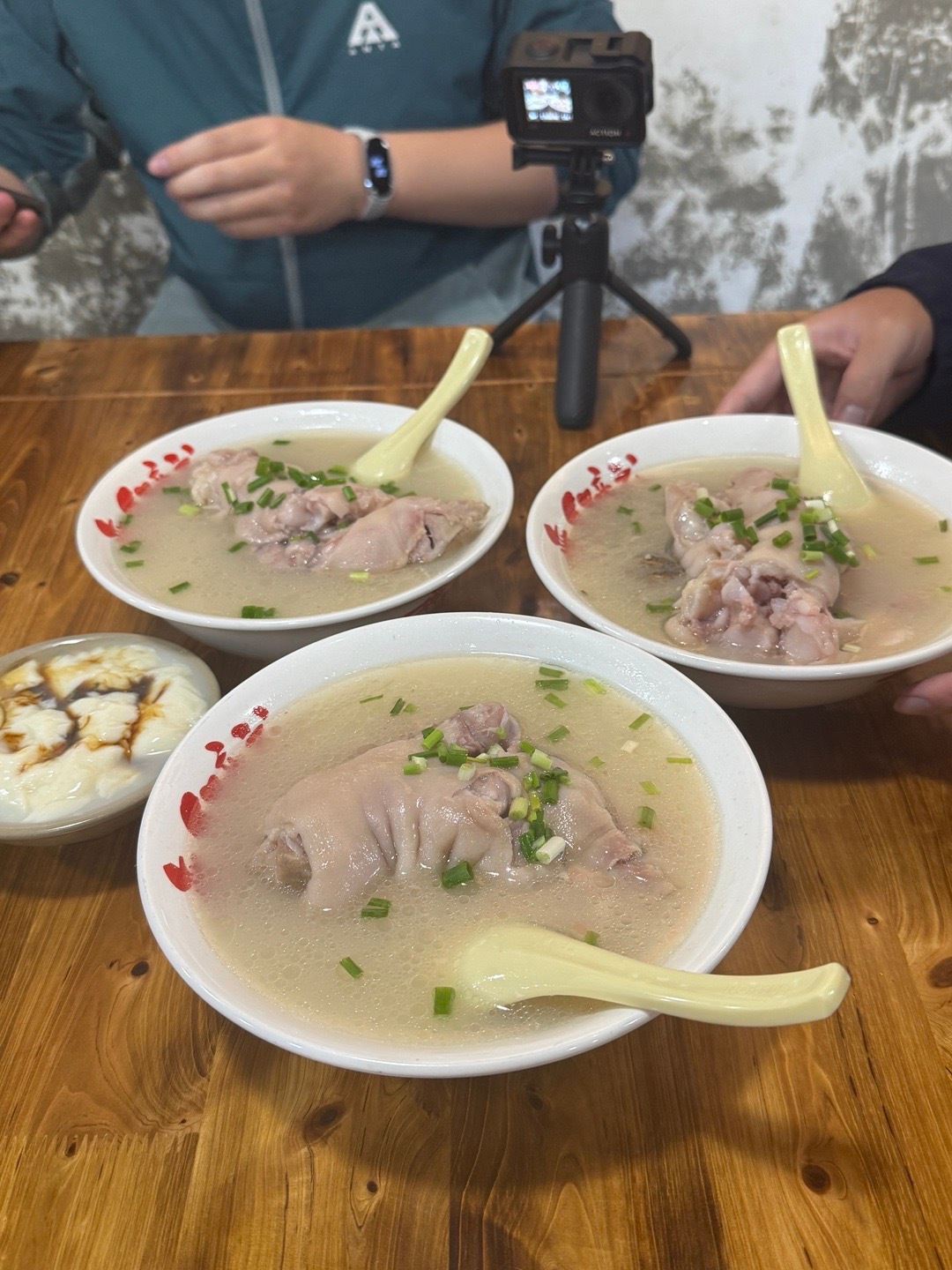 今晚整个蹄花宴[哈哈]  ​​​