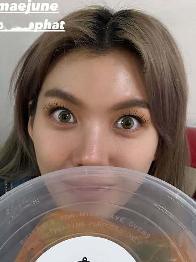 新鲜大眼萌妹 ​​​