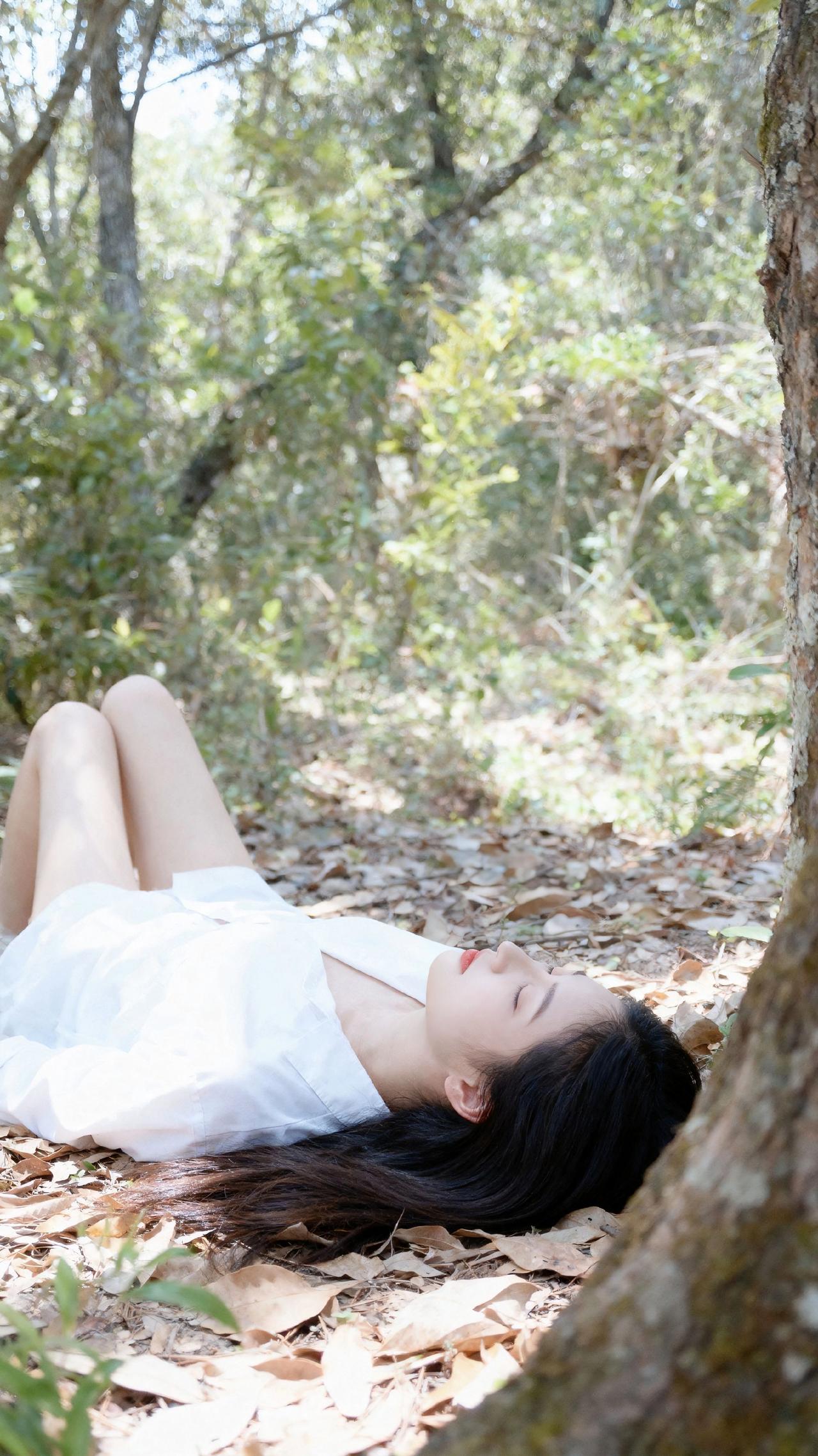 荒野少女 户外 森系少女 摄影 季含漪