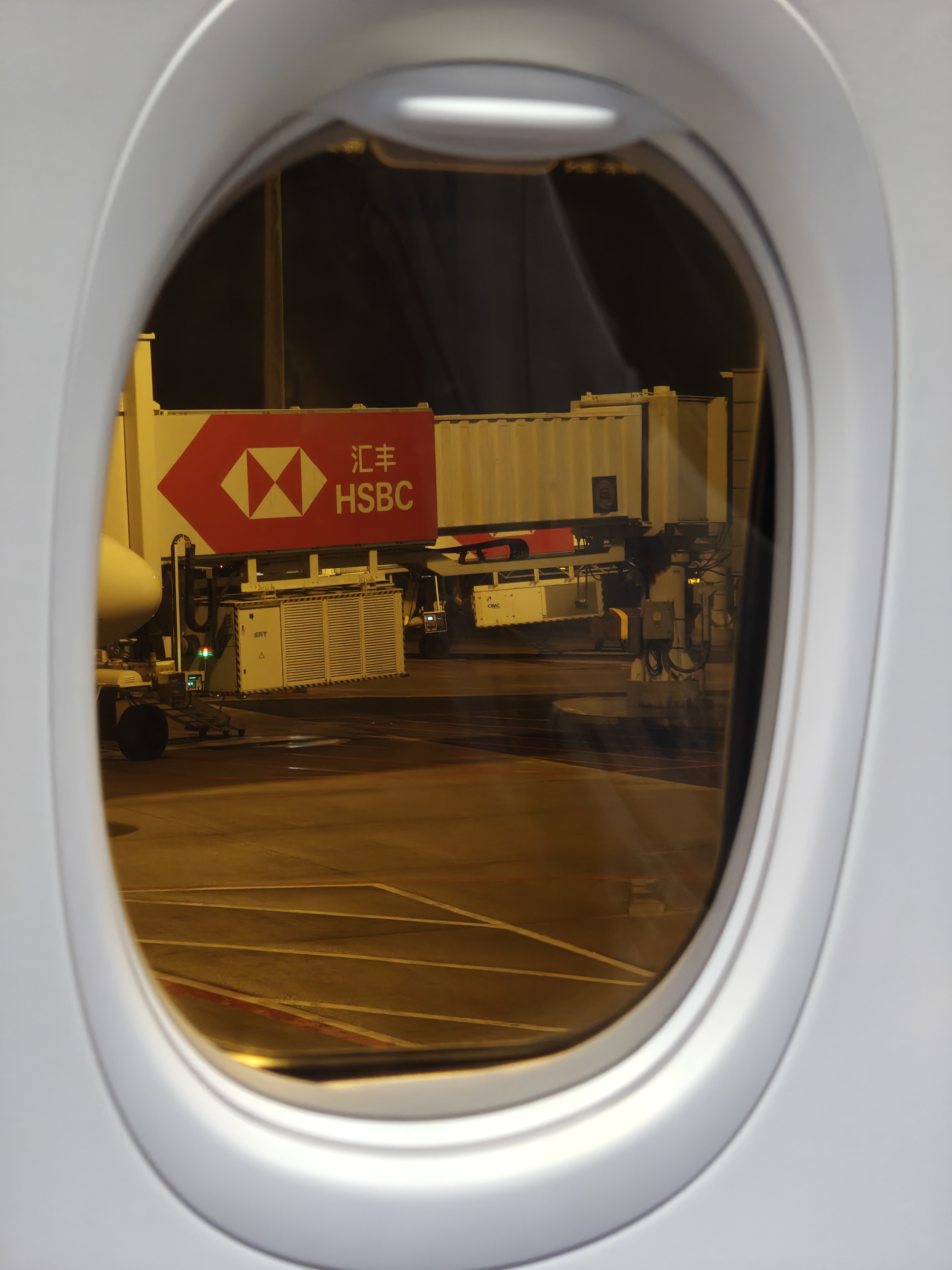 终于登机了，近期都不想出差了