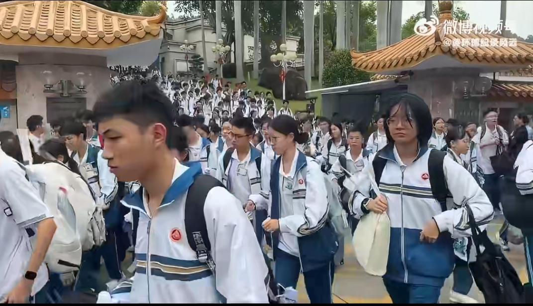 小叔子决定将外孙女从澳洲接回国内入小学。

他说，澳洲的基础教育不如国内，就是玩