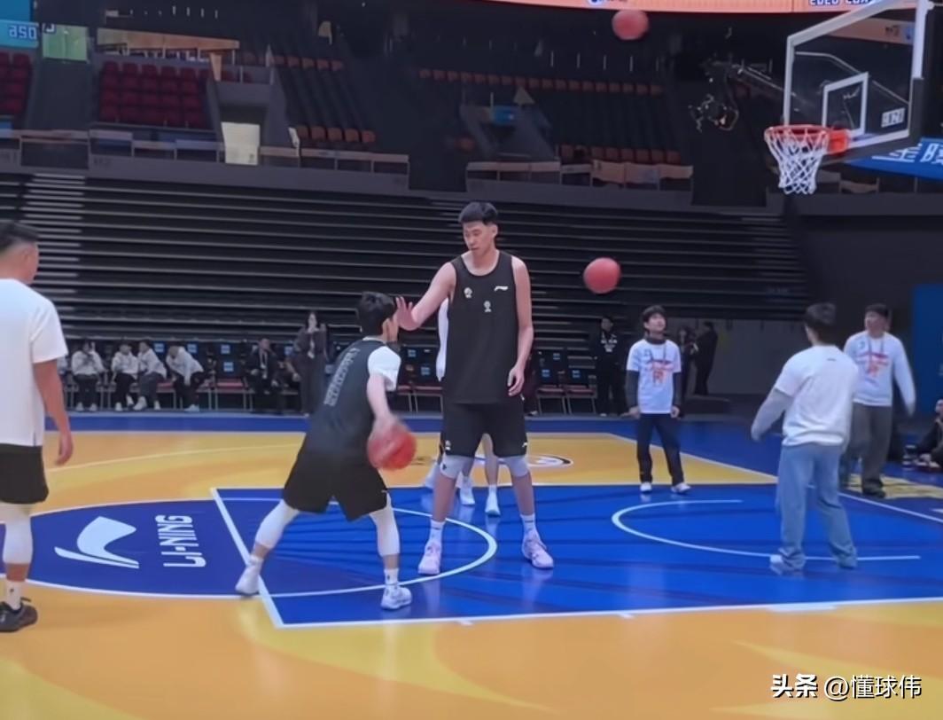 双徐再次合体！徐昕谈徐杰：

“又跟杰哥做队友了。”

“这种感觉挺好。”

“