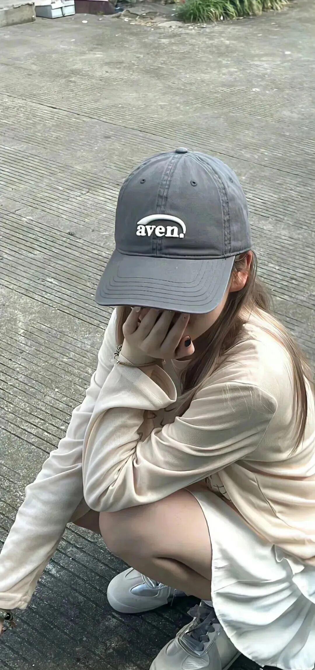 想像力比知识更重要，因为知识是有限的。而想像力概括着世界上的一切，推动着进步，并