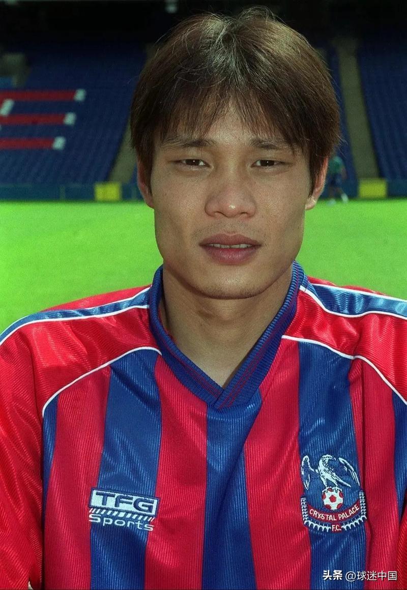 范志毅是队里头号主力，但他也是个脾气火爆的家伙，因而他与徐根宝的矛盾不少。每次闹