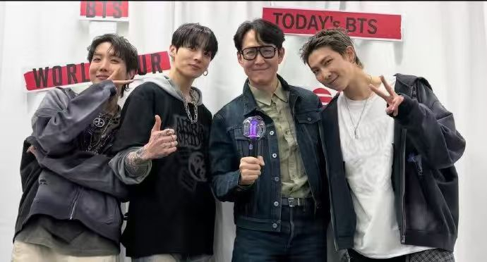 李政宰bts演唱会合照 李政宰也去看了bts演唱会，还发布了和bts成员们的合照