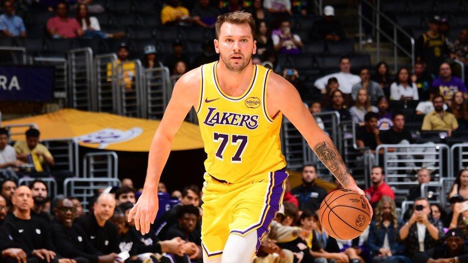 NBA巨星球员名字的演变：
老一辈：乔丹，科比，邓肯，库里，韦德
中生代：约基奇