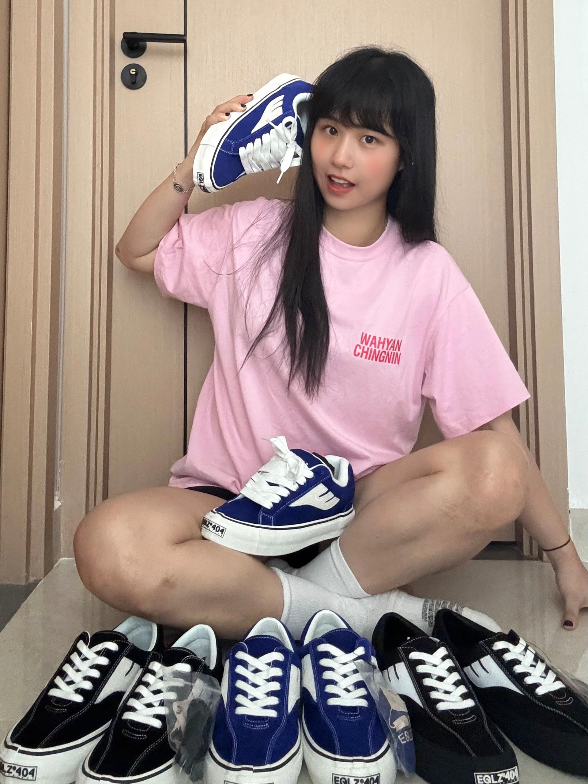 喜欢哪双？。今晚8.见！