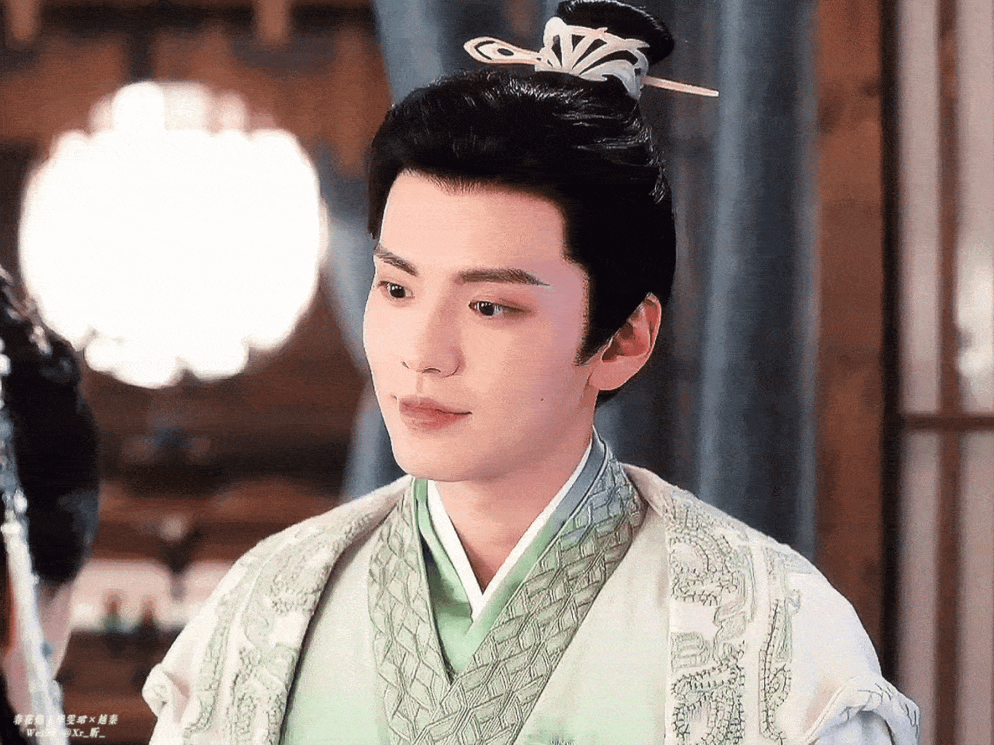 #春花焰白月光变黑莲花#为了救治眉林，越秦竟选择成为黑莲花 养血奴、废武功，一连