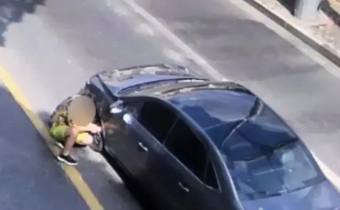 真是脑子一热啥都敢干！上海一网约车司机亚某，就为400块租车押金的事儿，竟开车连