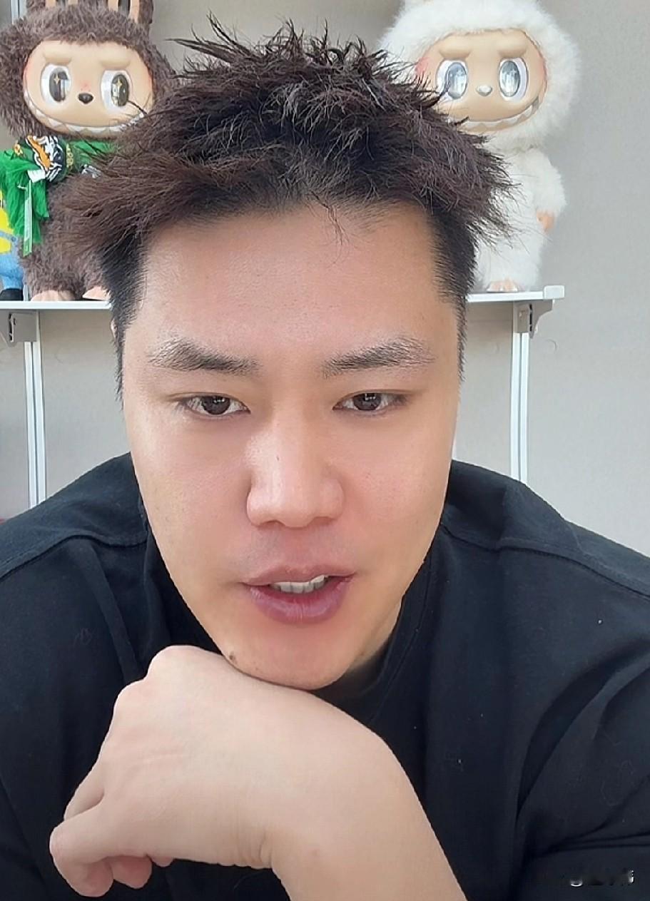 你认同吗？贺天举谈国内大前锋：

“现在国内最好的大前锋。”

“那公认的，肯定