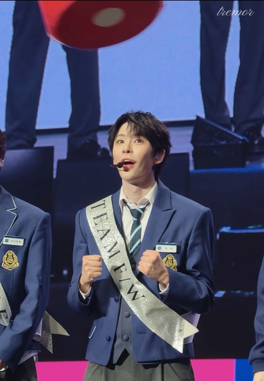 李翰飞  🦈李翰飞全维ace 🦈李翰飞 可是他真的好可爱依旧仅调色…不太会修