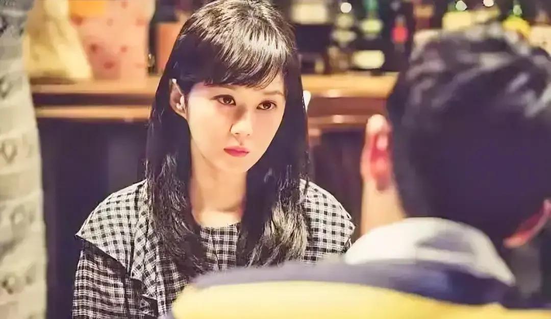 刷到一篇教人“反人性”拴老公的帖子。

作者说条件好的男人天生不安分，想让他老实