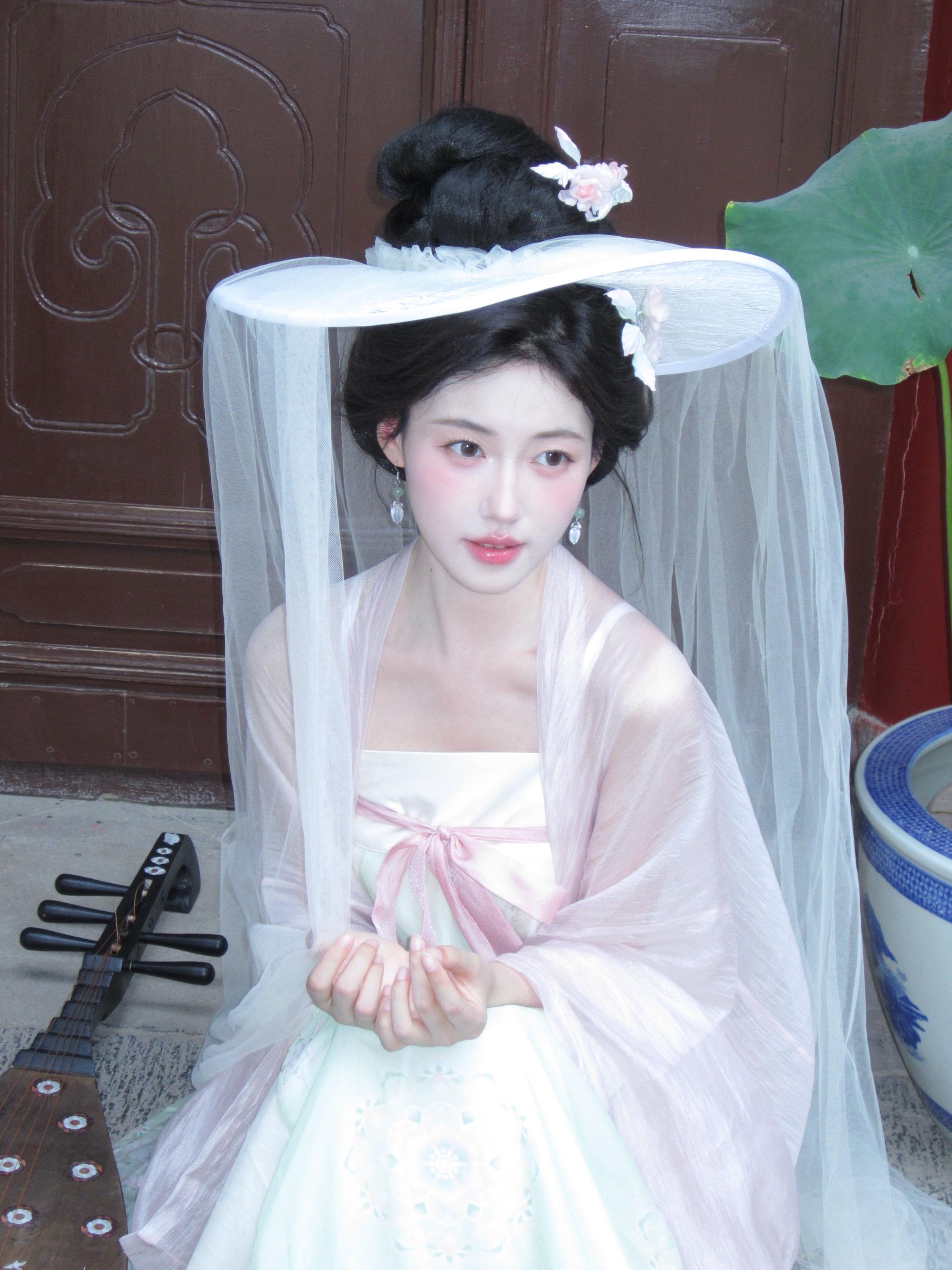 心中已有栀子花 三千梨花怎入心。汉服妆造