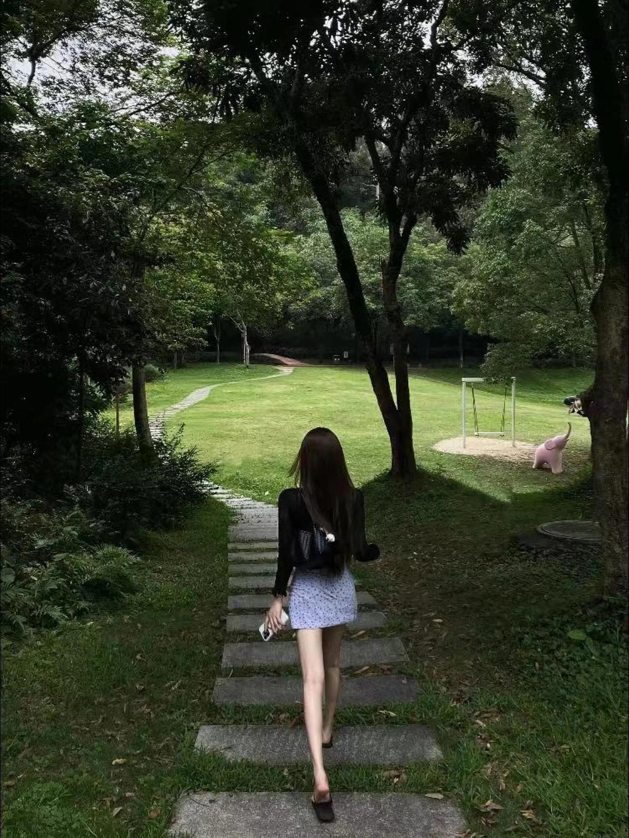 人这一辈子，

不要生气，

生气没有任何意义。

你在这头气得胸口疼、血压飙，