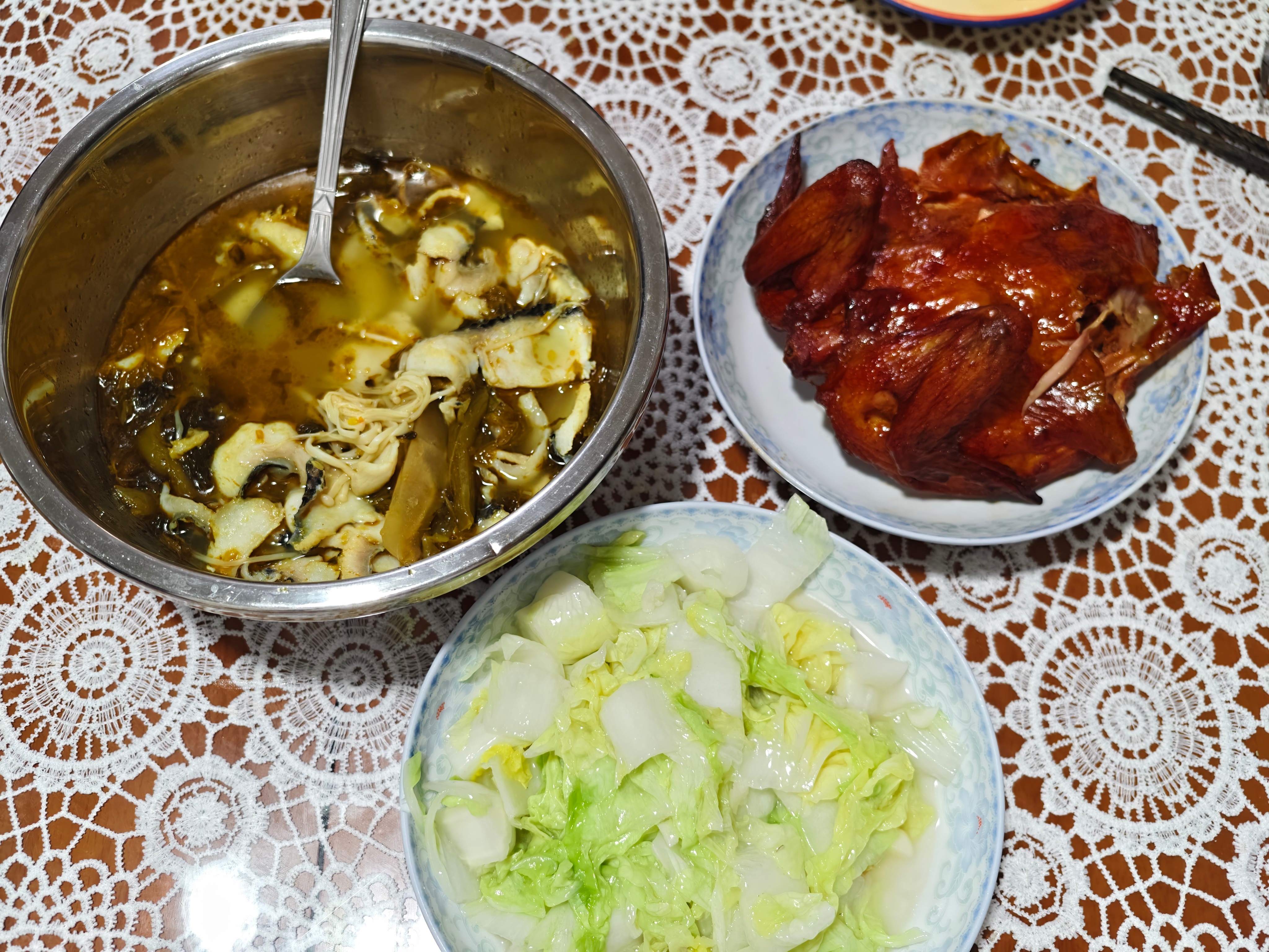 酸菜鱼30烤鸡20青菜5基尼系数还是太高了，一天工资刚刚够吃