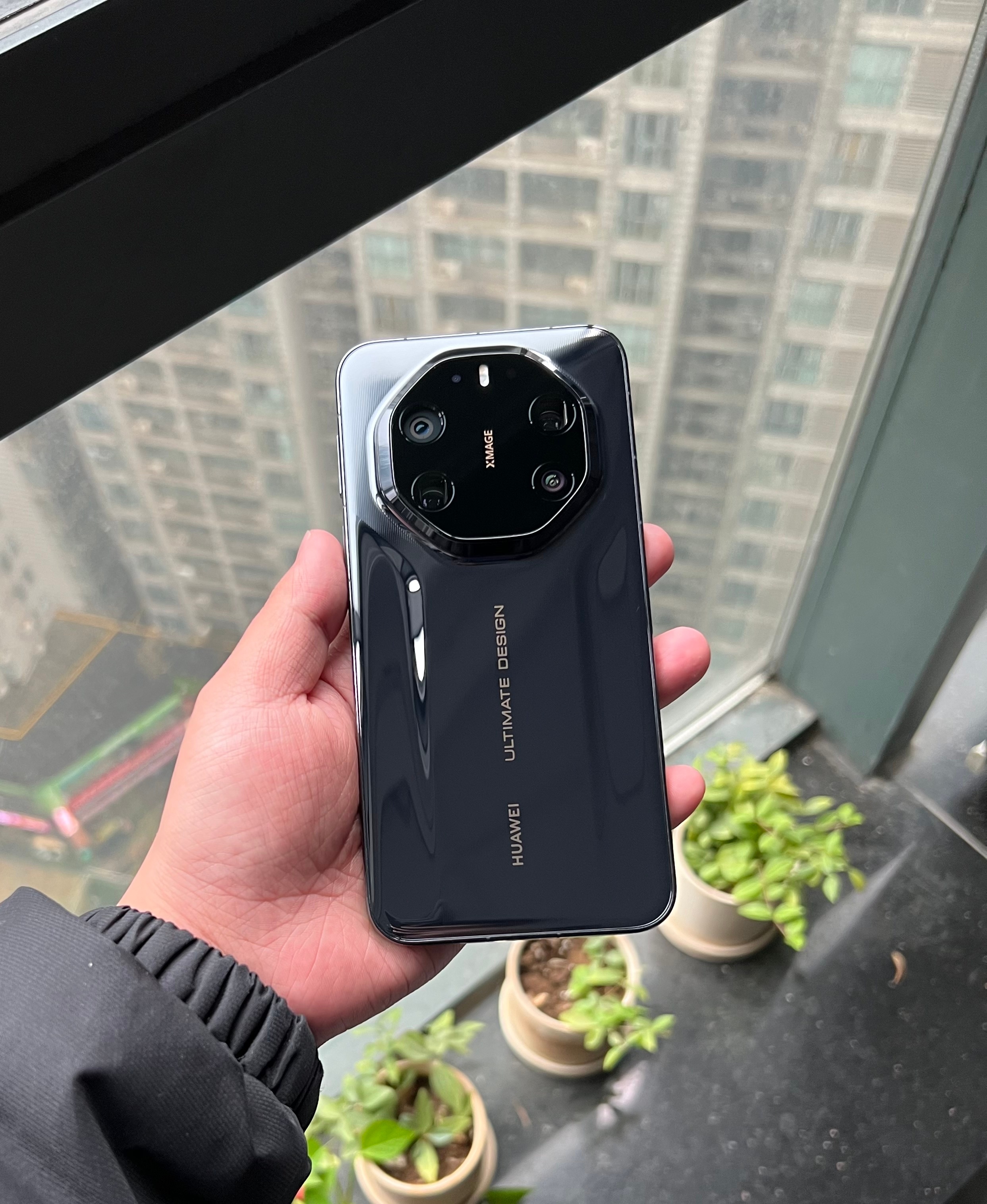 华为Mate80 RS非凡大师 20+512G 玄黑，屏幕完美，中框小痕迹，盒子